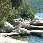 Mala Kuca Kraj Mora * Grebaštica