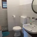 Mala Kuca Kraj Mora