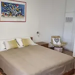 Mala Kuca Kraj Mora 公寓 *