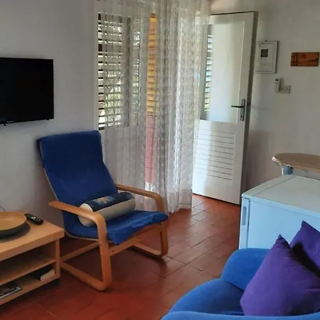 Mala Kuca Kraj Mora Apartment *