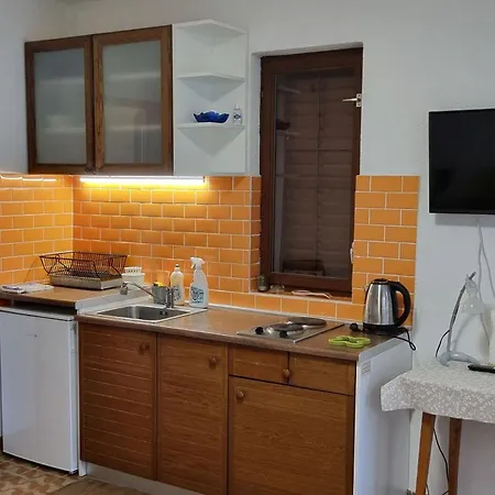 Mala Kuca Kraj Mora Apartment