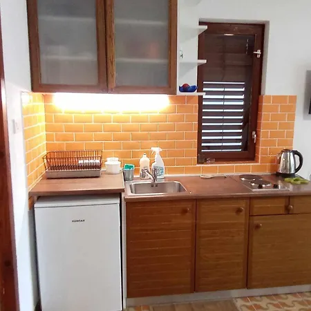 Mala Kuca Kraj Mora Apartment