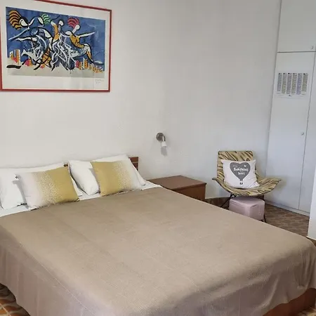 Mala Kuca Kraj Mora Apartment *